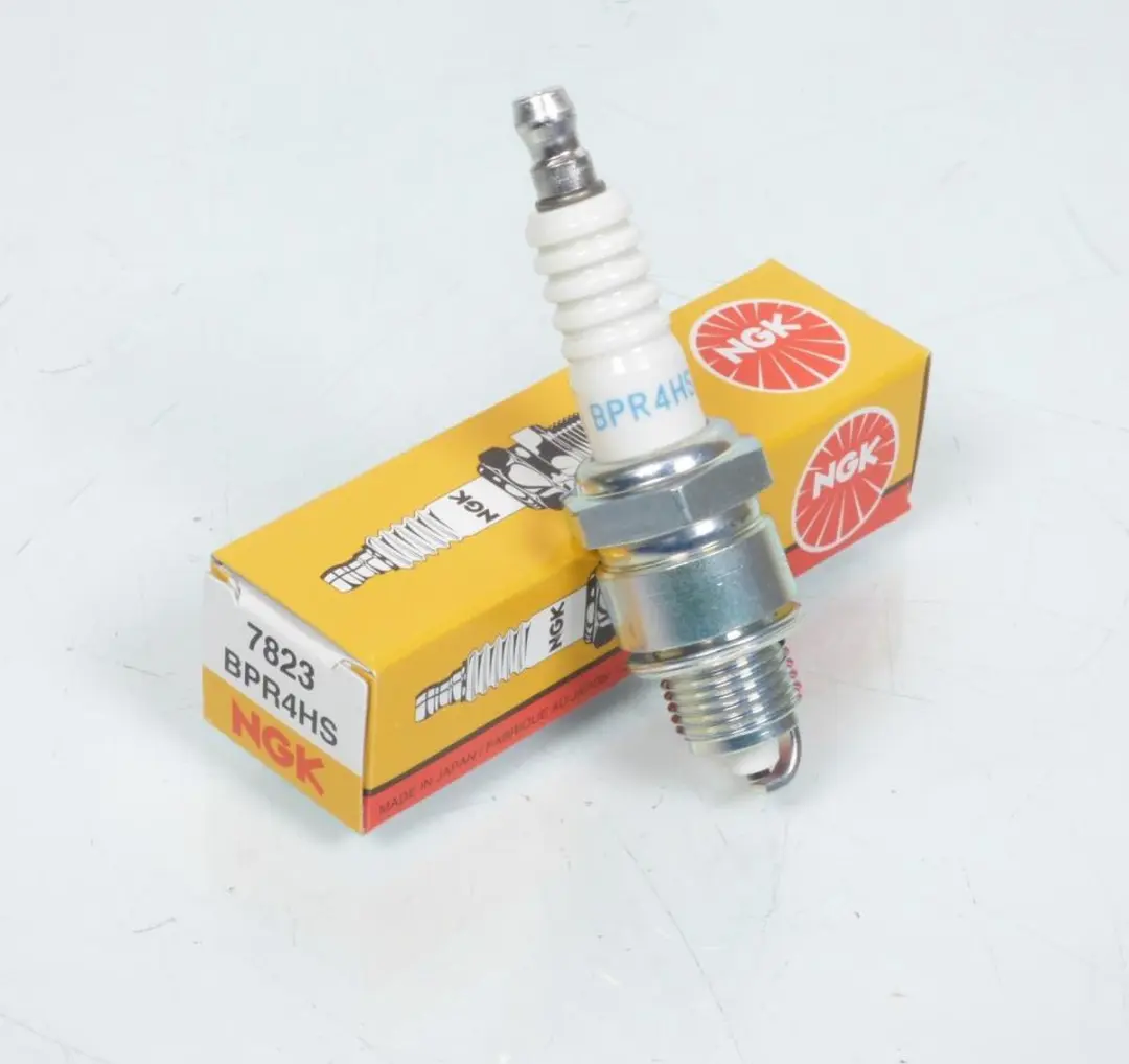 NGK Bougie voor Suzuki 50 TR Street Magic Scooter - Blanc