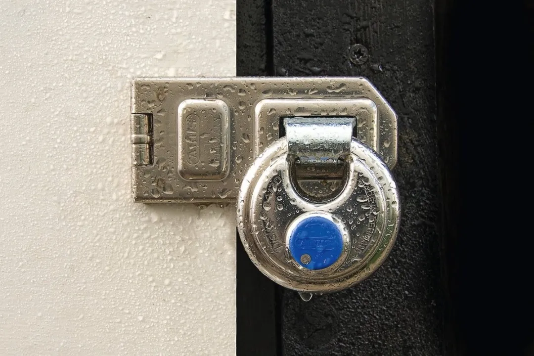 ABUS Discushangslot - 70mm - RVS - met blauwe beschermkap (Verpakt in blister)