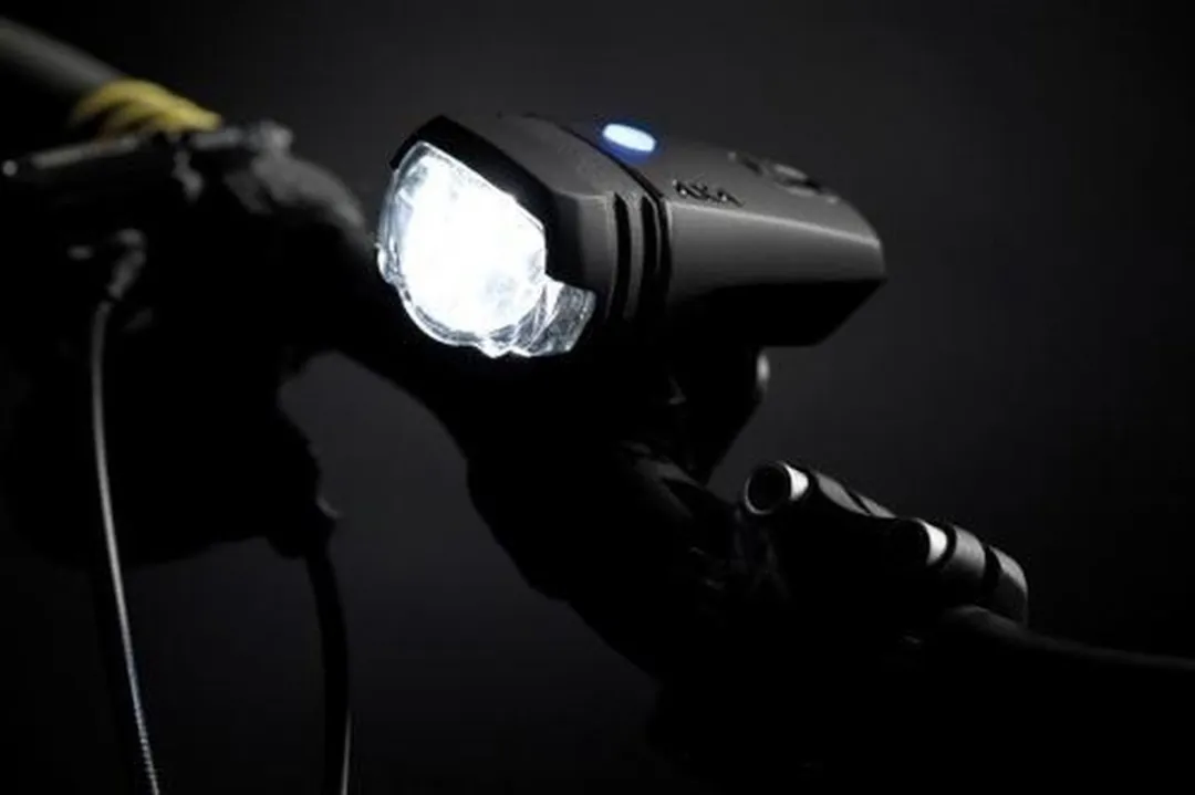AXA Greenline 50 Lux Fietsverlichting USB - Voor & Achter - Rood/Zwart