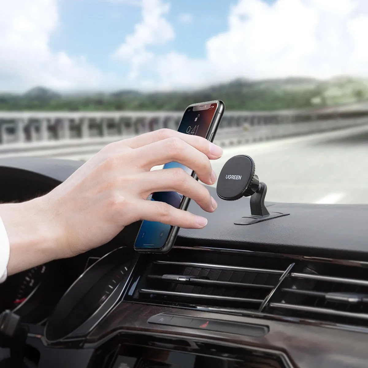 Ugreen Magnetische Dashboard Telefoonhouder 7.2 Inch - Zwart