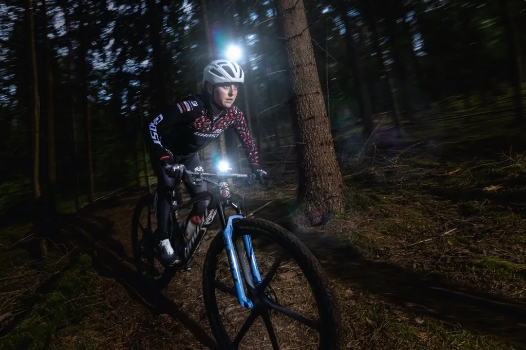 Sigma BUSTER 150 Fiets Koplamp - 150 Lumen - Oplaadbaar - Zwart