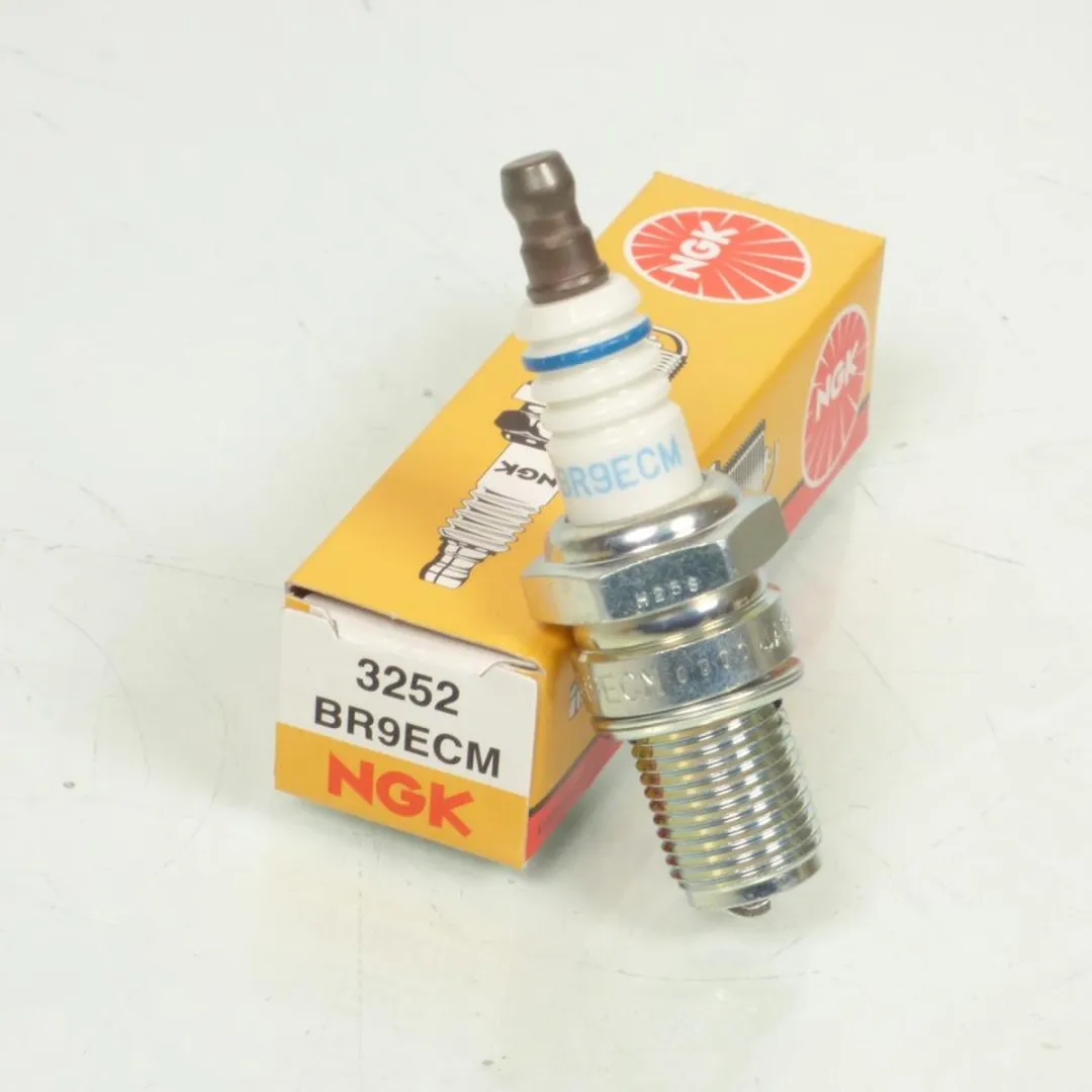 NGK BR9ECM Bougie Aprilia 250 RS - 10 Stuks - Blanc