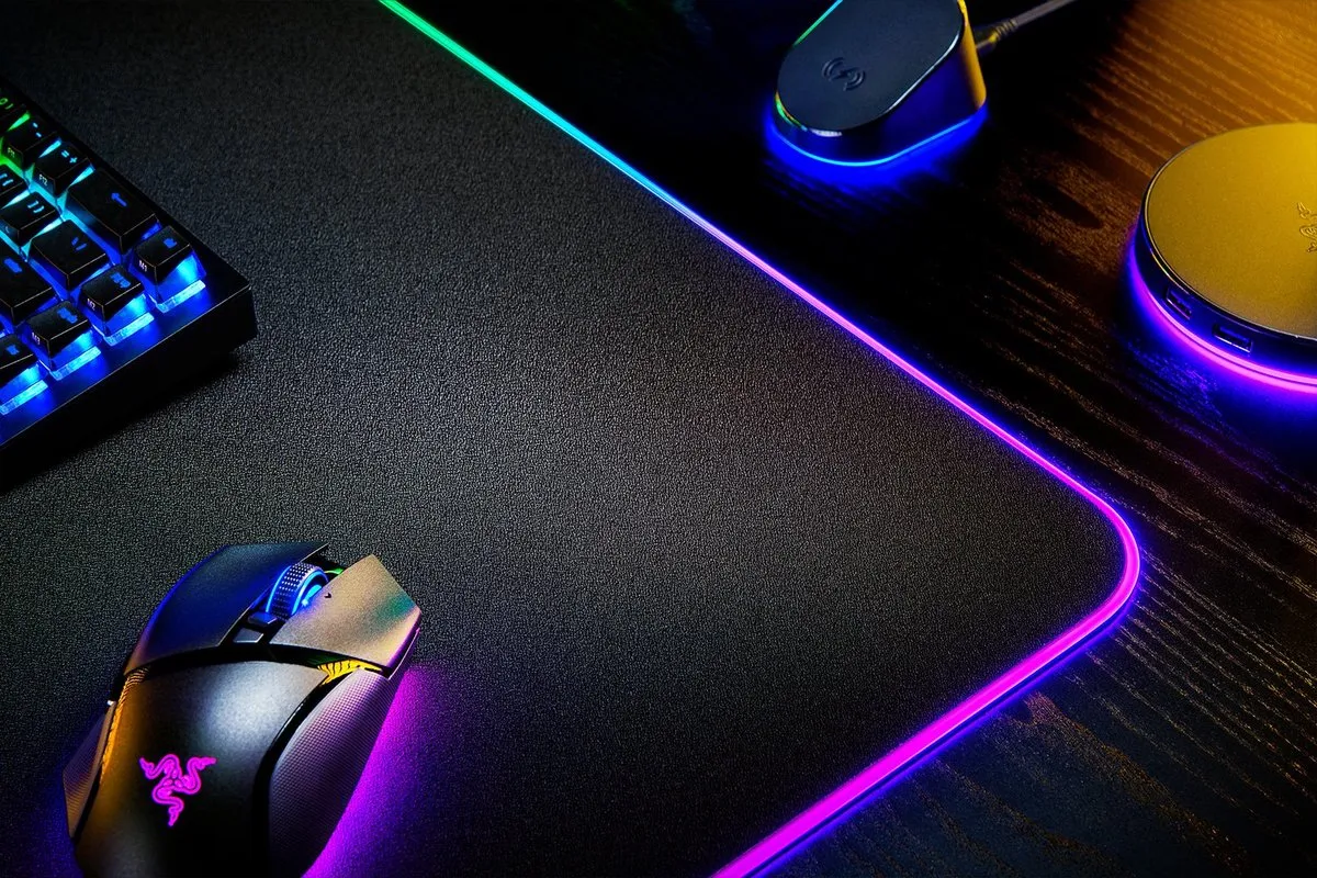 Razer Strider Gaming Muismat Chroma RGB 19 zones - Zwart