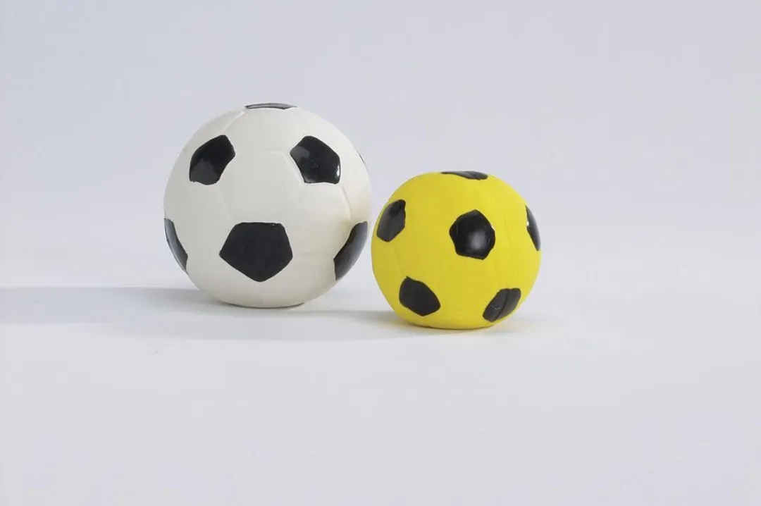 Beeztees Voetbal Hondenspeelgoed 10,5cm - Zwart/Wit