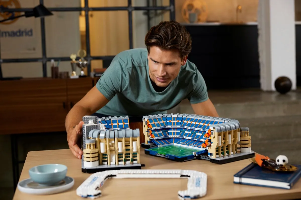 LEGO Real Madrid Stadion Santiago Bernabéu 10299 - afbeelding 4 van 6