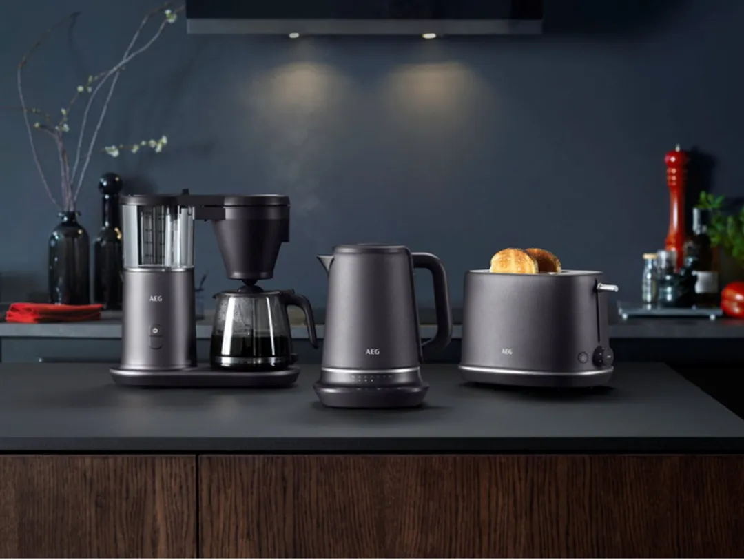 AEG GOURMET 7 K7-1-6BP Waterkoker 1.7L - 2400W - Zwart