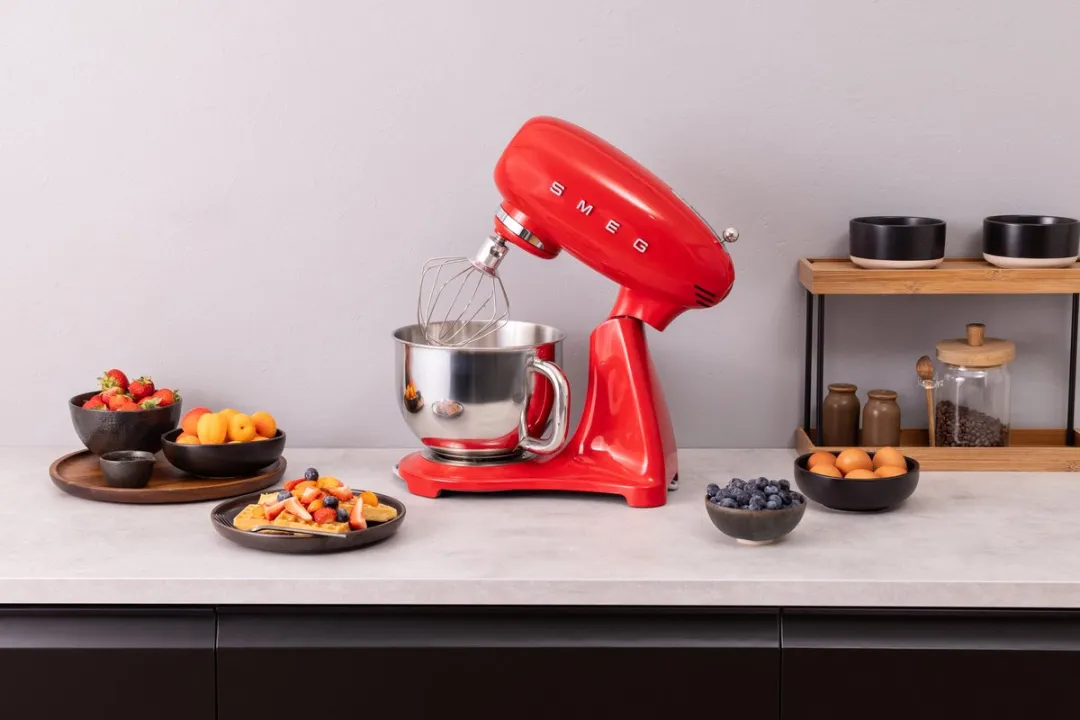 Smeg SMF05RDEU Keukenmachine - 1000W - Rood - afbeelding 6 van 6