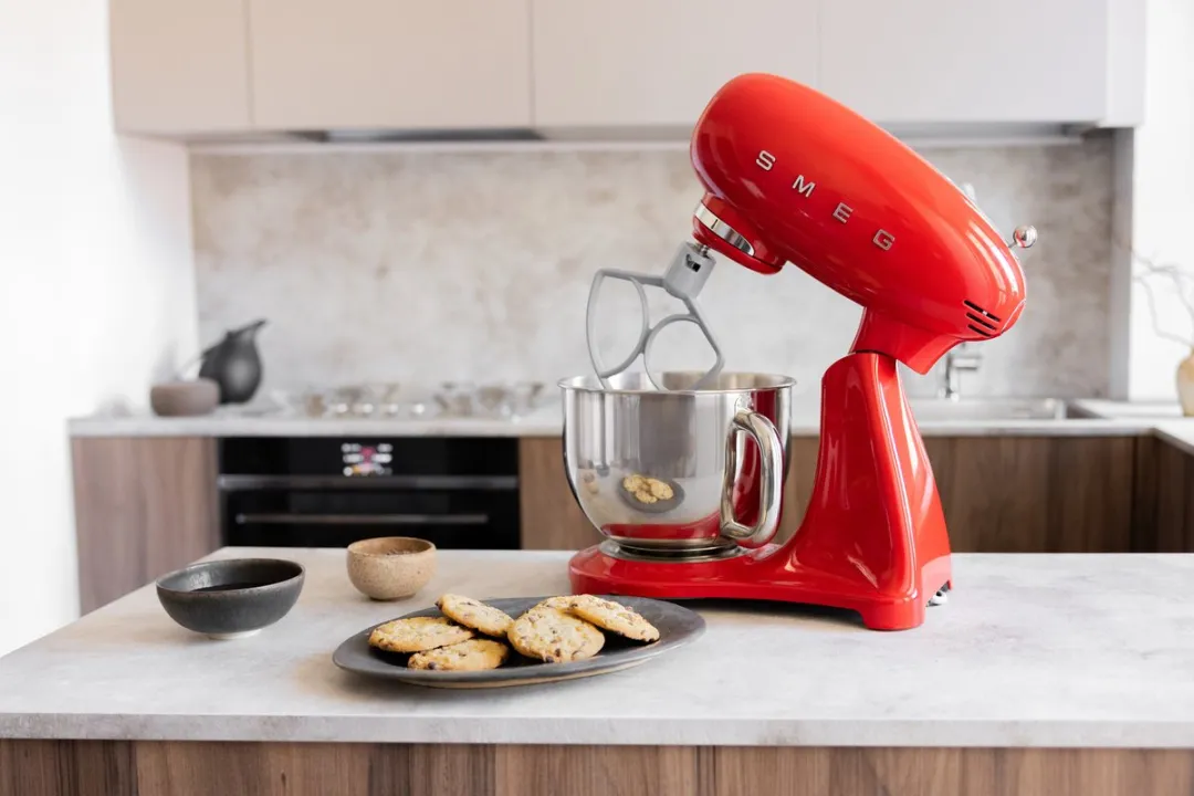 Smeg SMF05RDEU Keukenmachine - 1000W - Rood