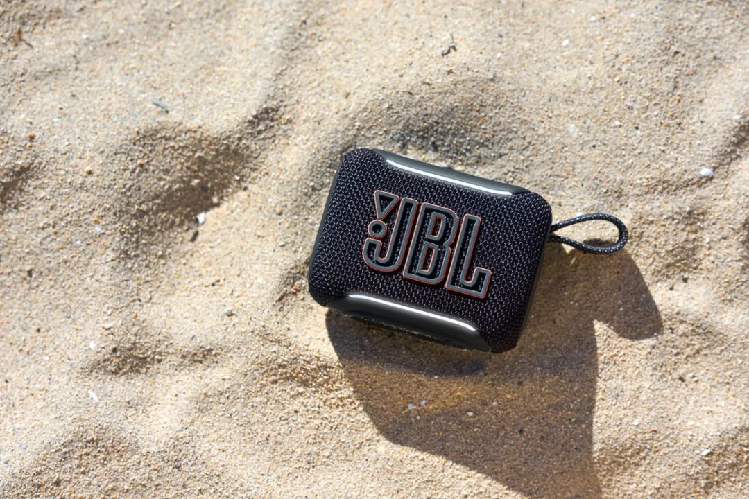 JBL Go 5 JBLGO5BLK Draadloze Speaker - 4.8W - 10 uur - IP68 - Zwart