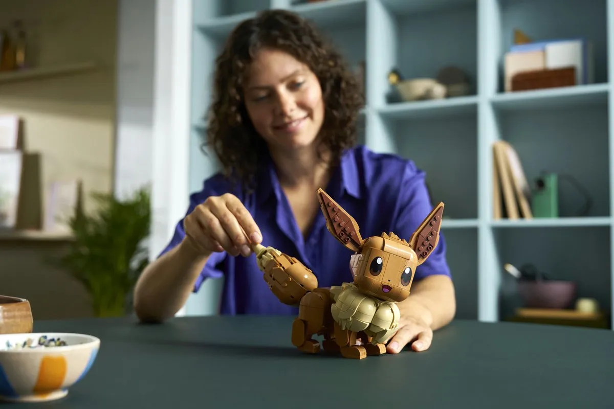 LEGO Pokémon Eevee Bouwpakket 72151 - 587 Stukken - Multicolor - afbeelding 6 van 6