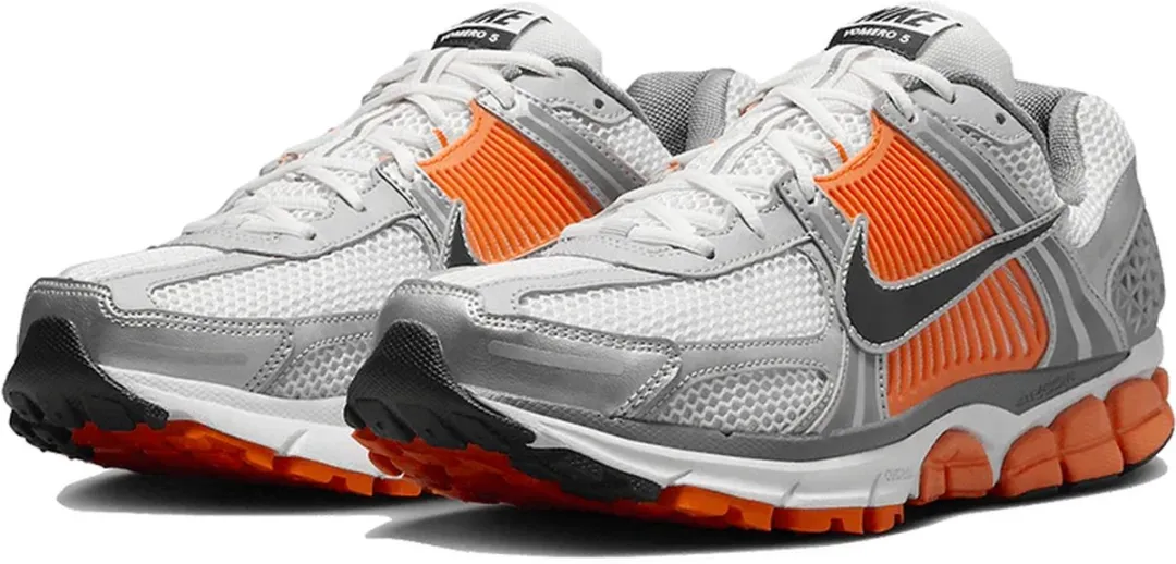 Nike Zoom Vomero 5 Sneakers - Maat 44 - Platinum Tint & Safety Orange