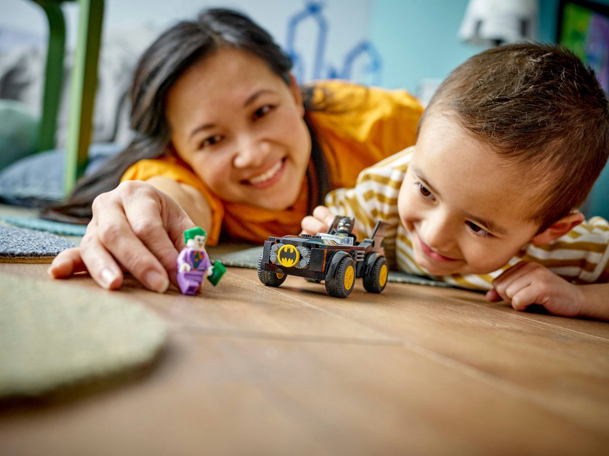 LEGO DC Batmobile achtervolging: Batman vs. The Joker - 76264