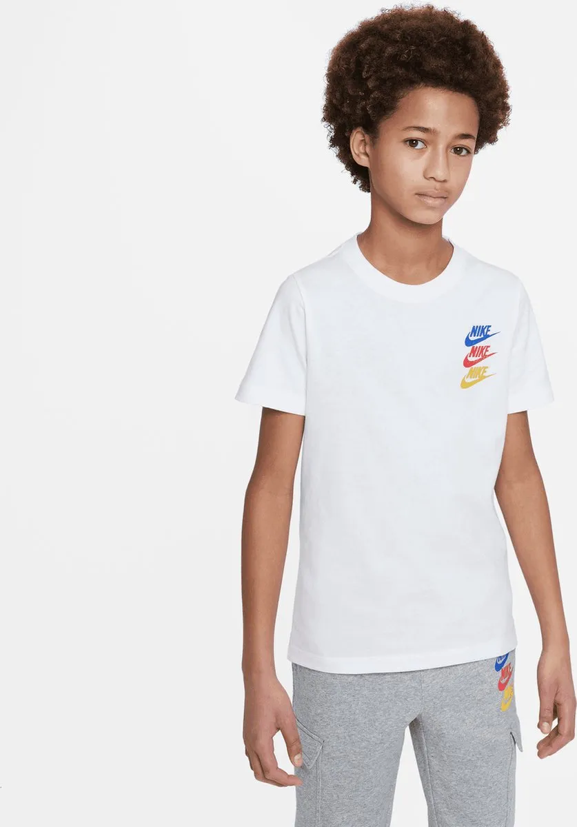 Nike Sportswear Graphic Kids T-shirt FJ5391-100 - 140 - Wit