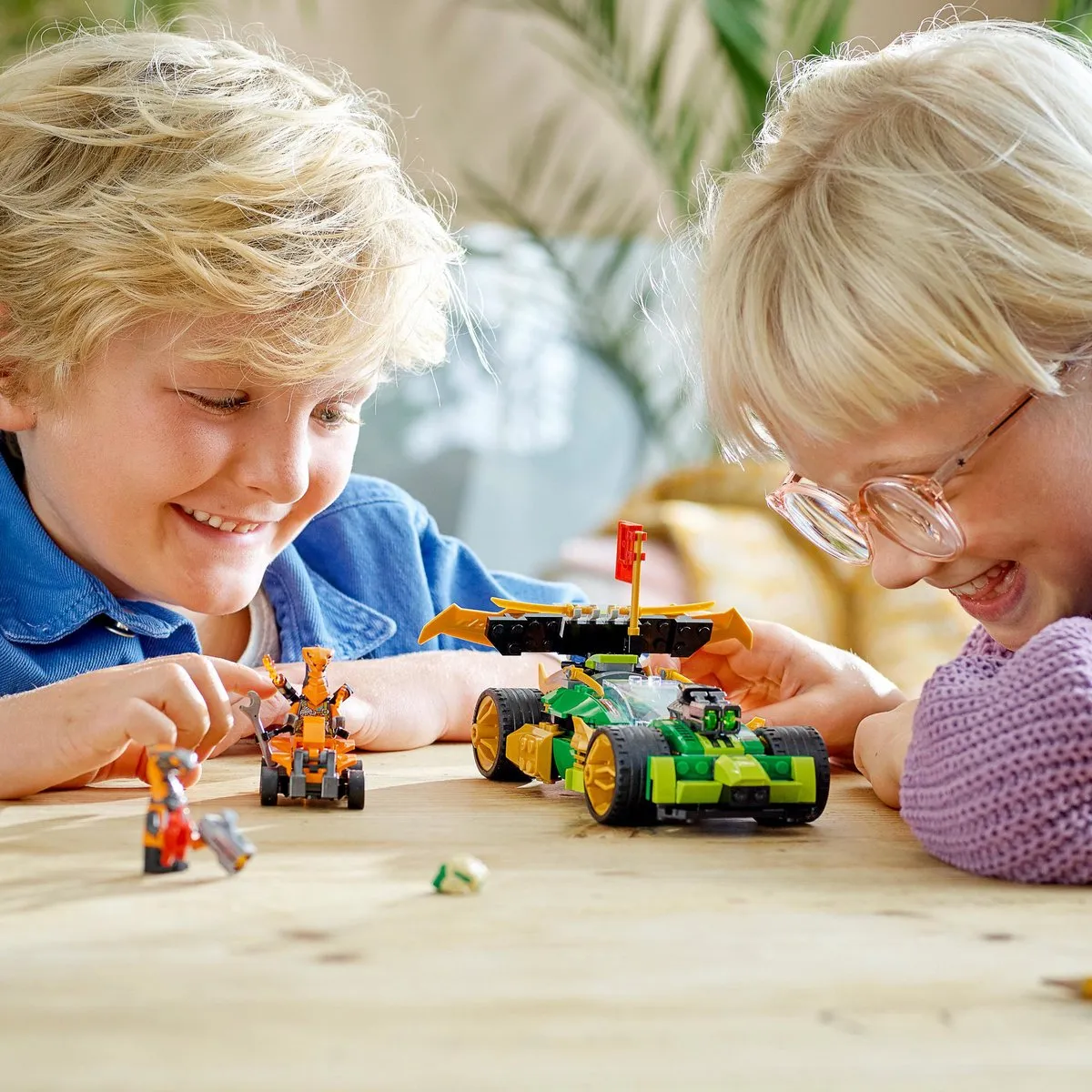 LEGO Ninjago Lloyd's Racewagen EVO 71763 - 279 Stukken - afbeelding 3 van 6