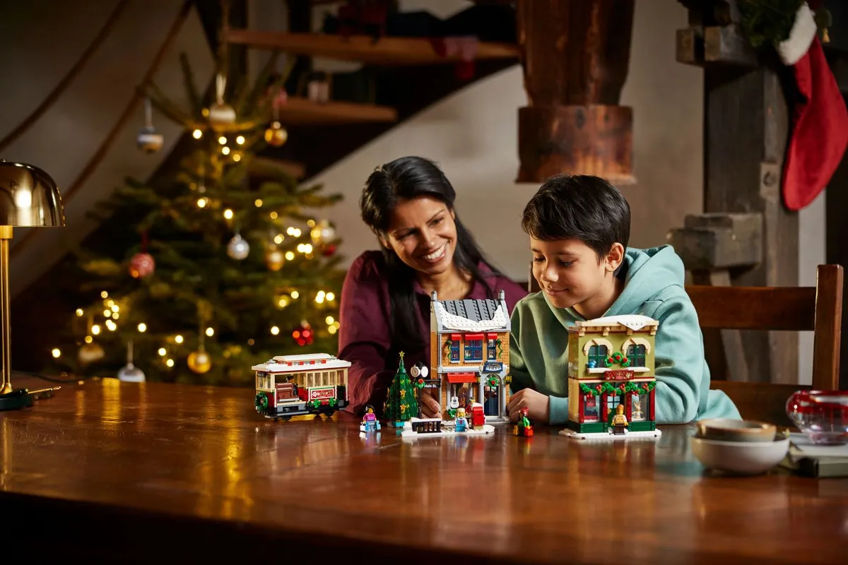 LEGO Icons 10308 Kerst Dorpsstraat - 1490 Stukken