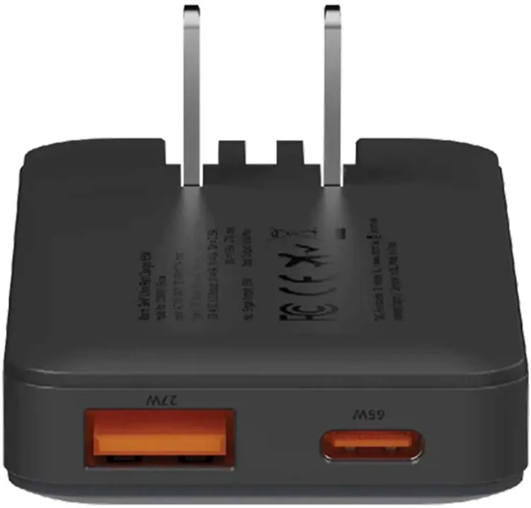 Xtorm XTPC0651 Wereldstekker Reisstekker 65W - USB-C PD + 2x USB - Zwart