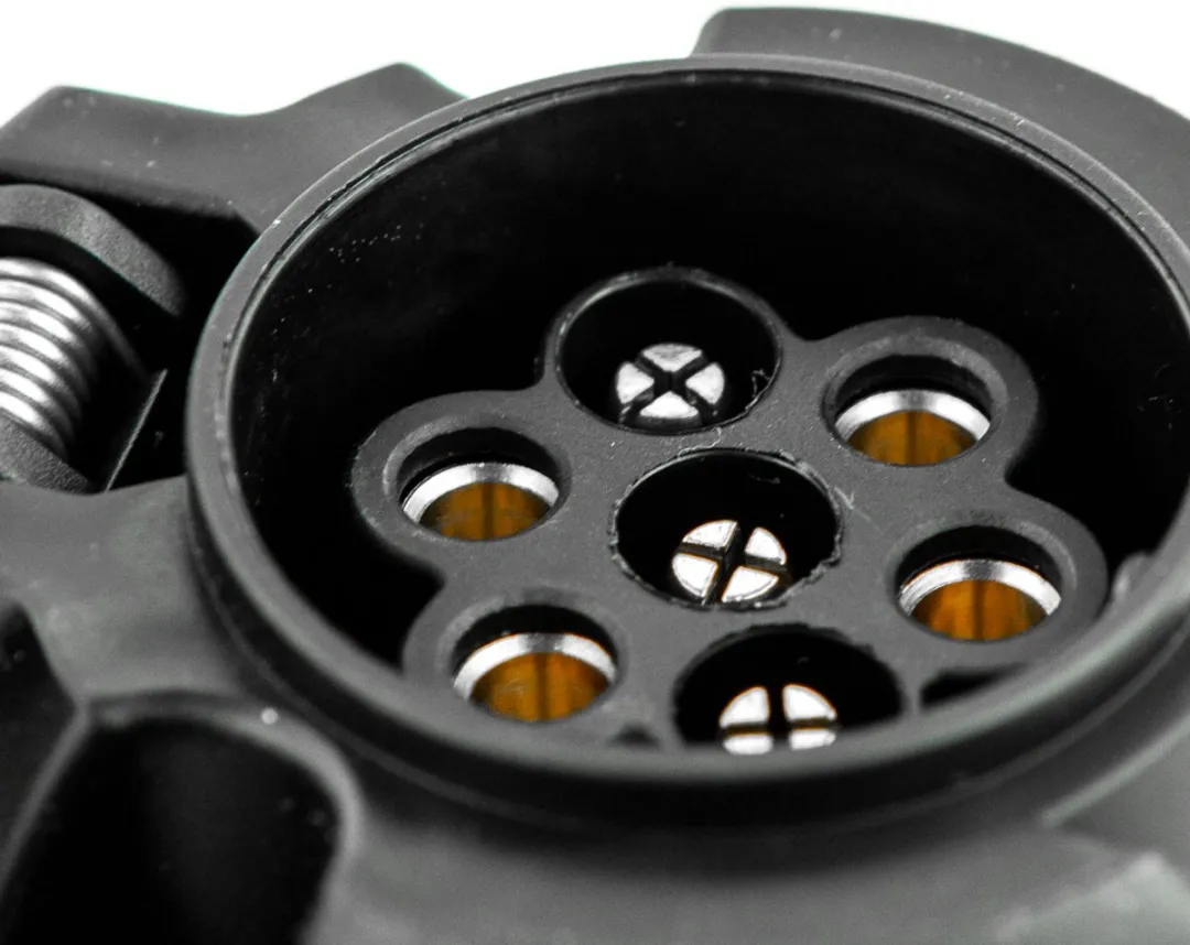 Hella 4558JB 7-polige Contactdoos - Zwart