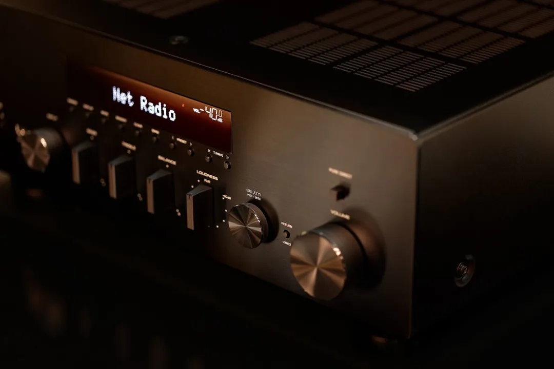 Yamaha R-N600A Receiver - 2x105W - Zwart