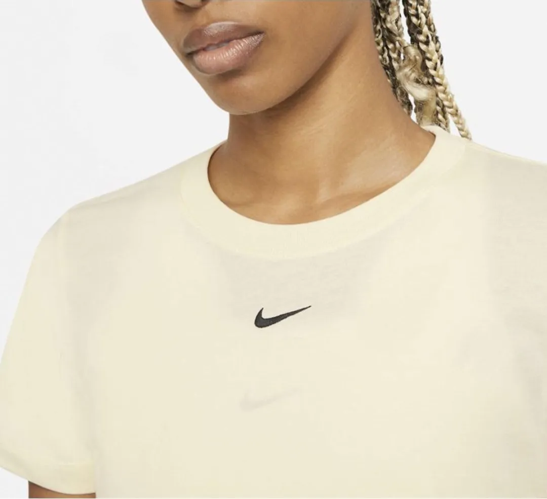 Nike Sportshirt CZ7339-113 - Maat S - Beige