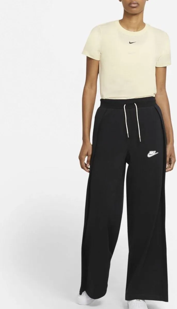 Nike Sportshirt CZ7339-113 - Maat S - Beige