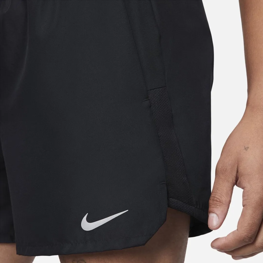 Nike Dri-FIT Challenger 5IN Short Heren - XL - Zwart