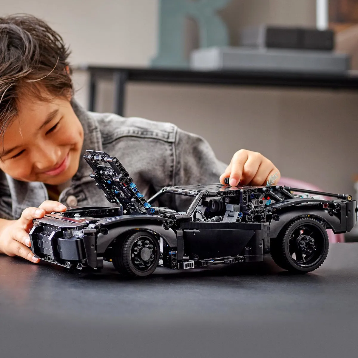 LEGO Technic Batman Batmobile 42127 - 1360 Stukken - Meerkleurig
