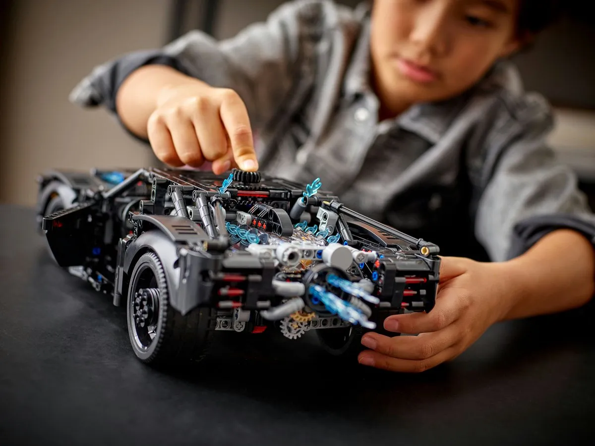 LEGO Technic Batman Batmobile 42127 - 1360 Stukken - Meerkleurig