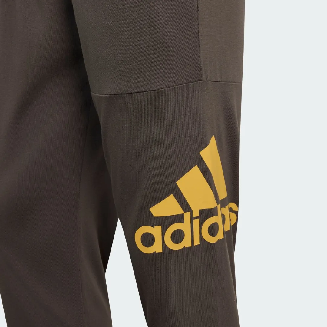 adidas Sportswear Essentials Tapered Badge of Sport Broek S - Bruin