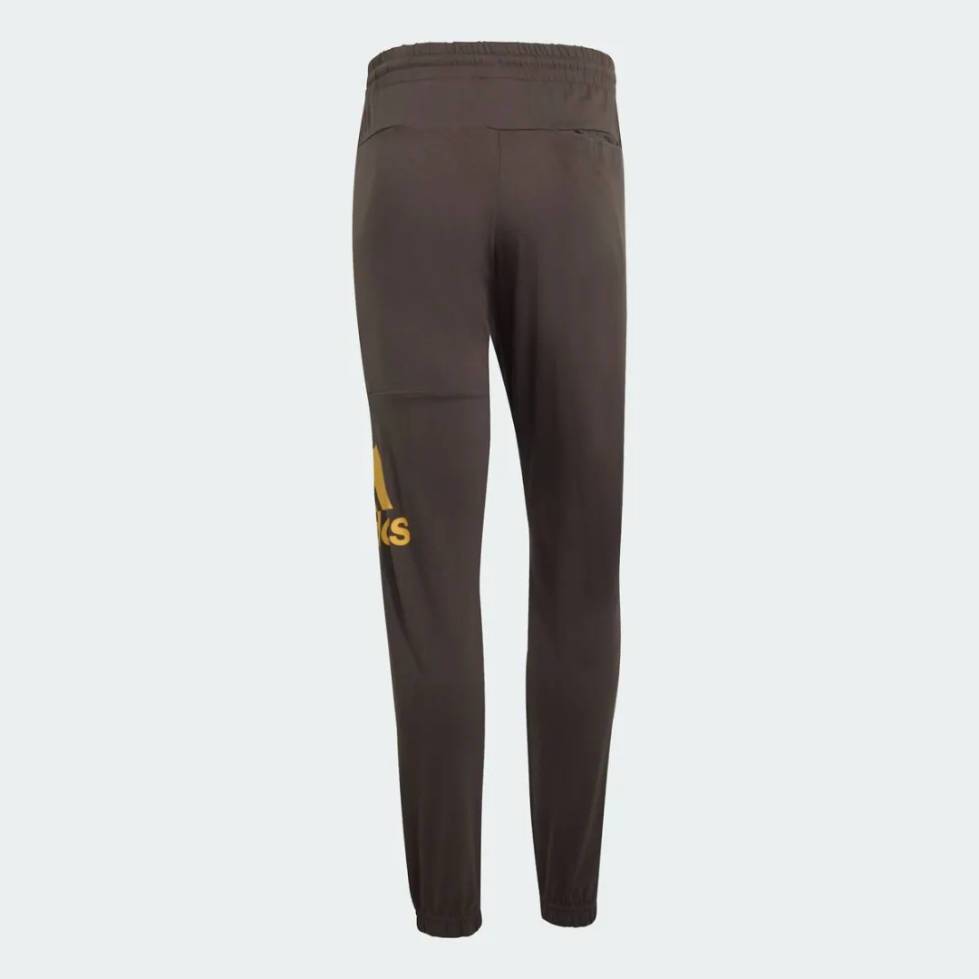 adidas Sportswear Essentials Tapered Badge of Sport Broek S - Bruin