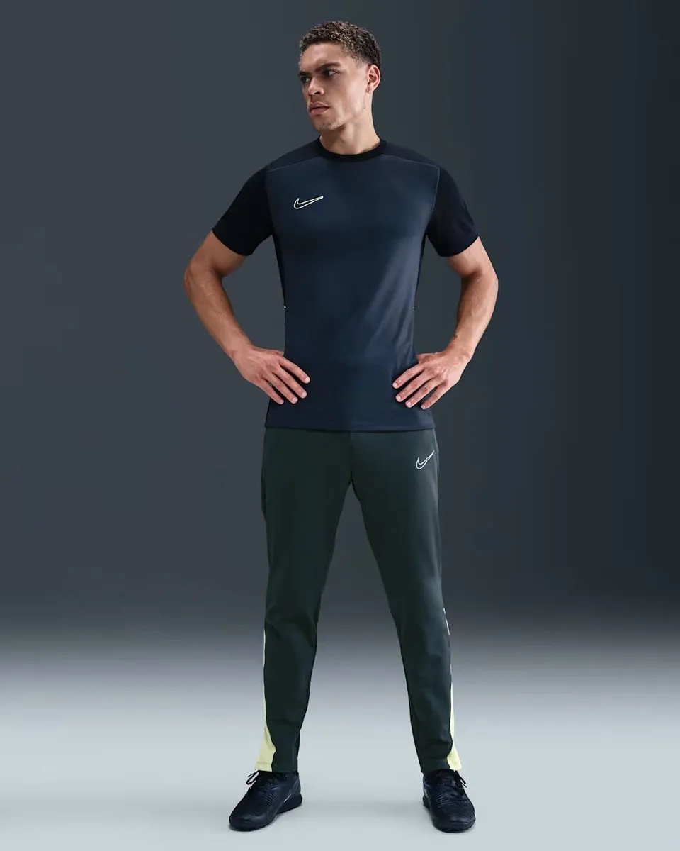 Nike Academy Winter Warrior Joggingbroek FB6814-390 - M - Groen