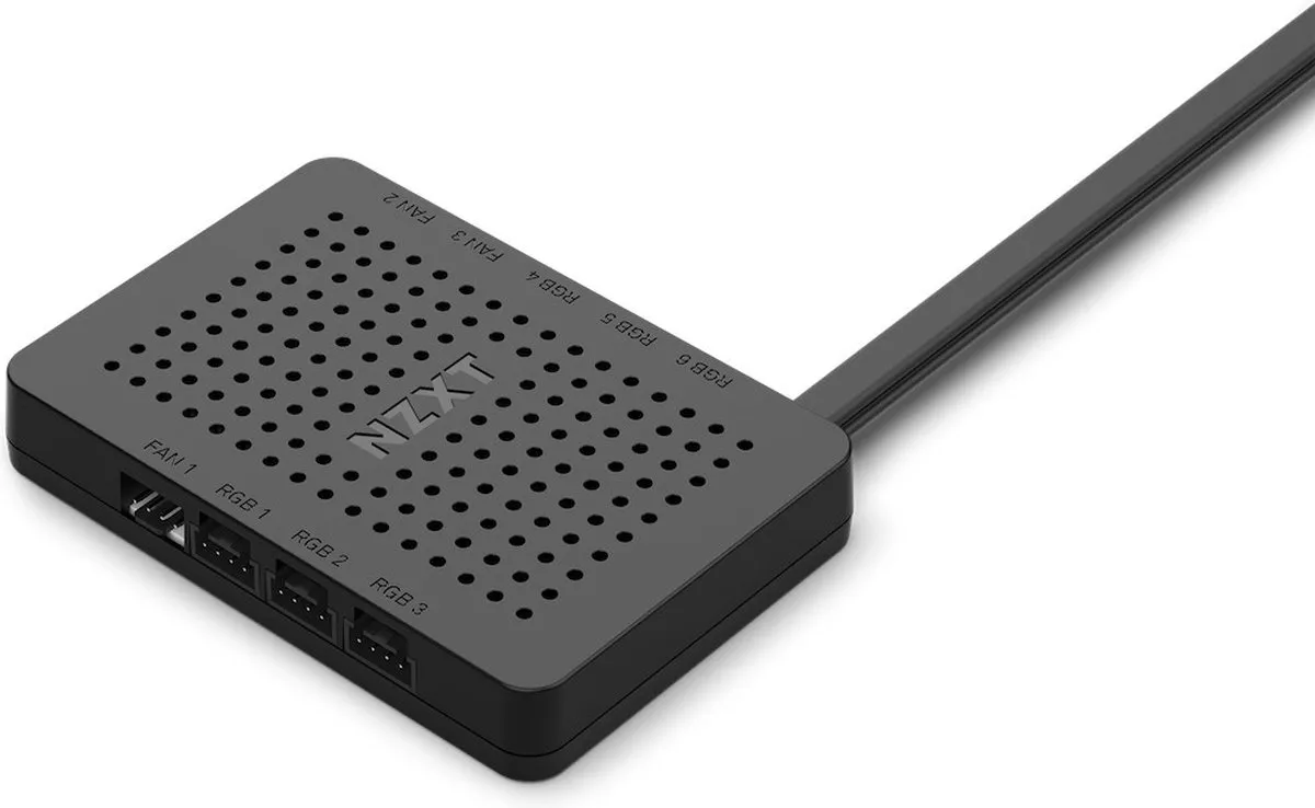 NZXT RGB & Fan Controller V2 AC-CRFR0-B1 - Zwart