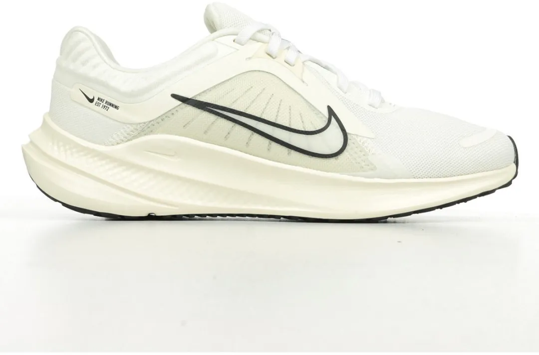 Nike Quest 5 Sportschoen 42