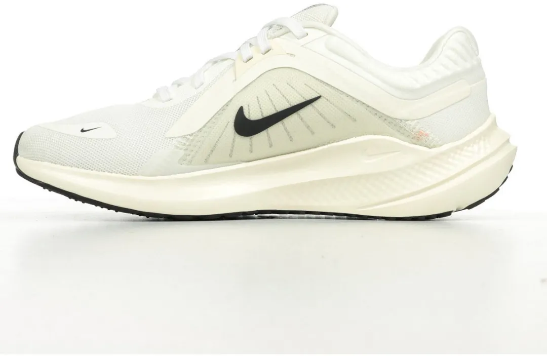 Nike Quest 5 Sportschoen 42 - Gebroken Wit