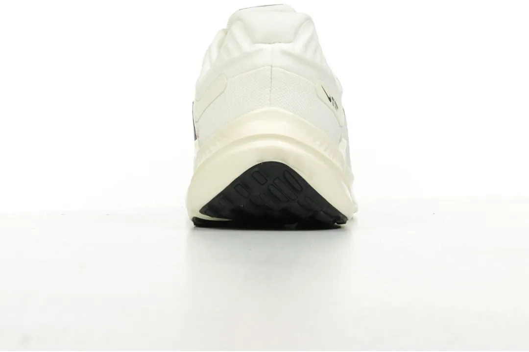 Nike Quest 5 Sportschoen 42 - Gebroken Wit