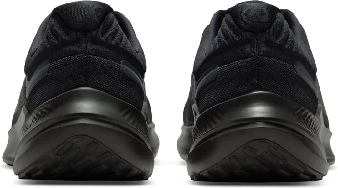 Nike Quest 5 Road Running Schoenen - Maat 42.5 - Zwart