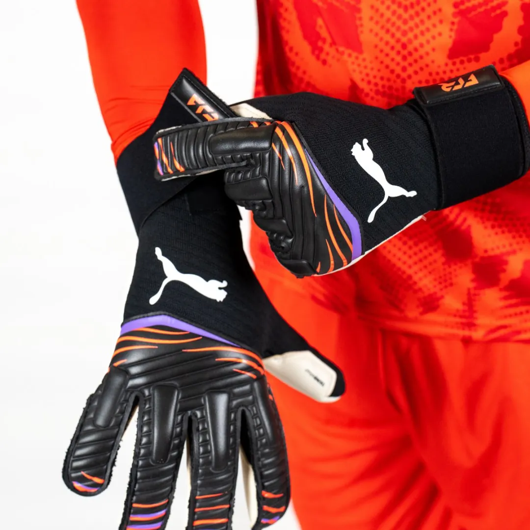 PUMA Future Pro SGC Keepershandschoenen - Maat 11 - Zwart/Rood