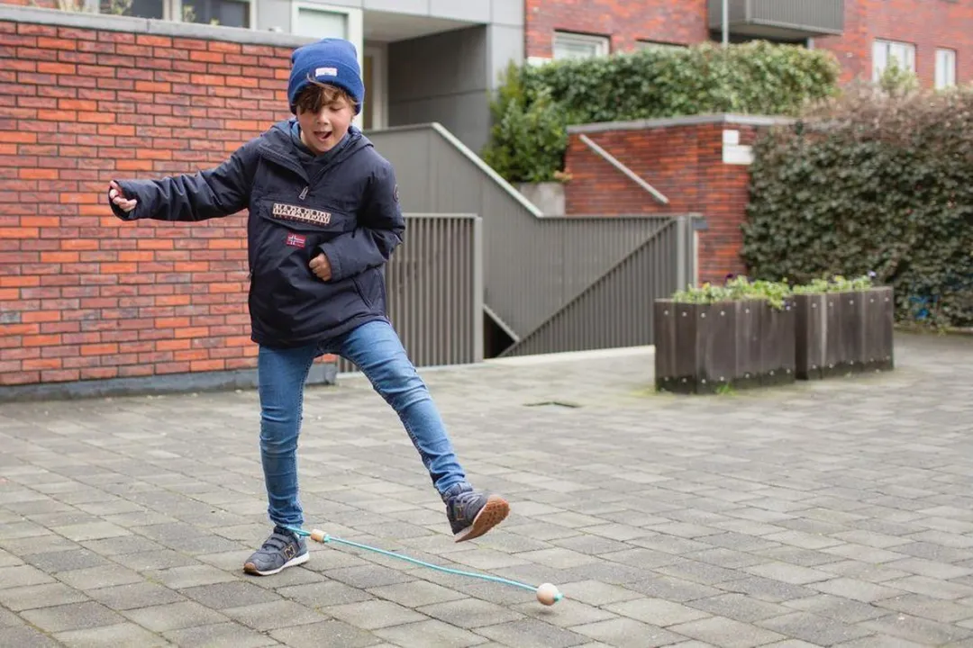 BS Toys Enkelspringbal Junior 75cm - Blauw - afbeelding 6 van 6