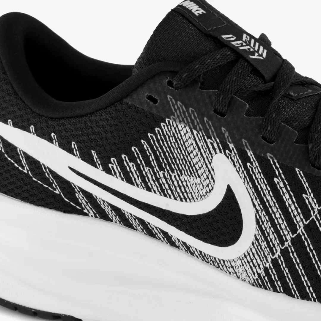 Nike Run Defy Heren Hardloopschoenen 46 - Zwart/Wit
