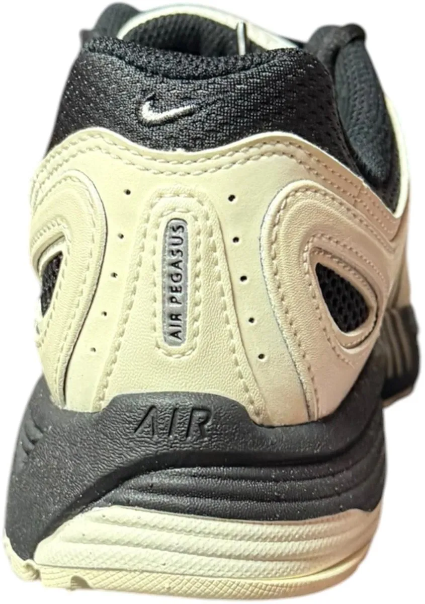 Nike Air Pegasus 2005 Sportschoenen - Maat 39 - Wit/Zwart
