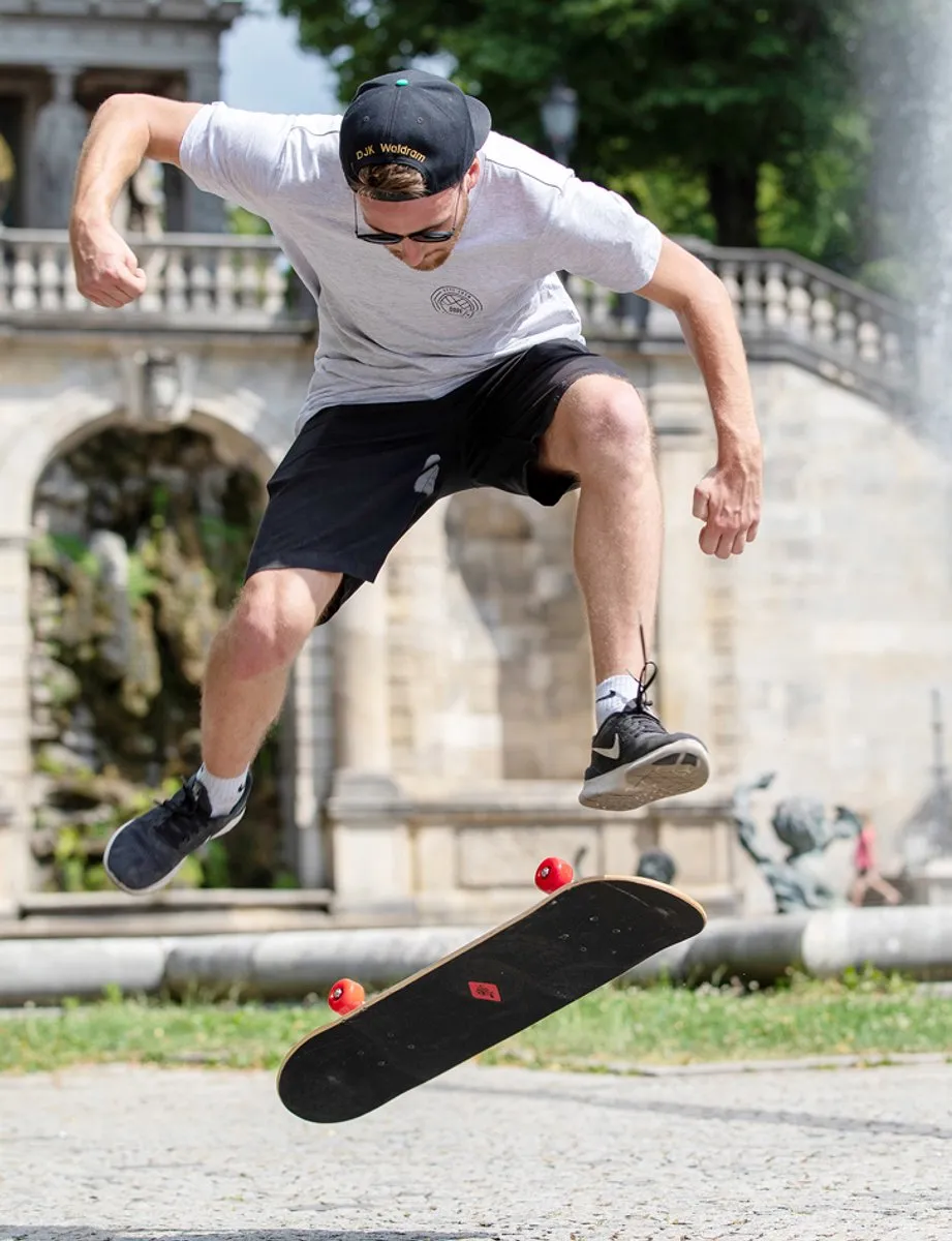 Schildkröt Skateboard - Rood/Geel/Zwart