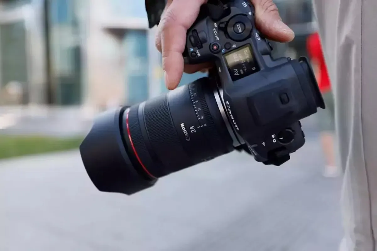 Canon RF 24mm f/1.4L VCM - 67mm - Zwart