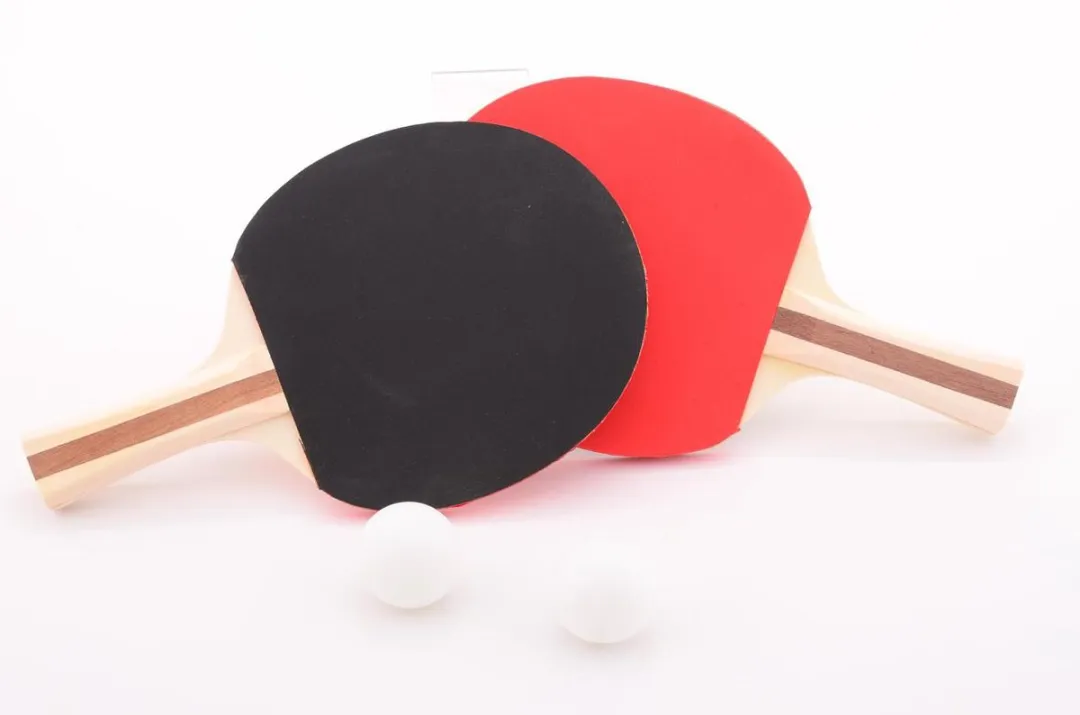 Johntoy Tafeltennis Set 5-delig - 2 Ballen, 2 Batjes