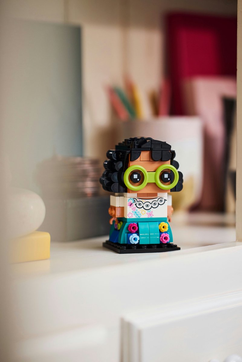 LEGO Disney Encanto Brickheadz 40753 - Mirabel Madrigal