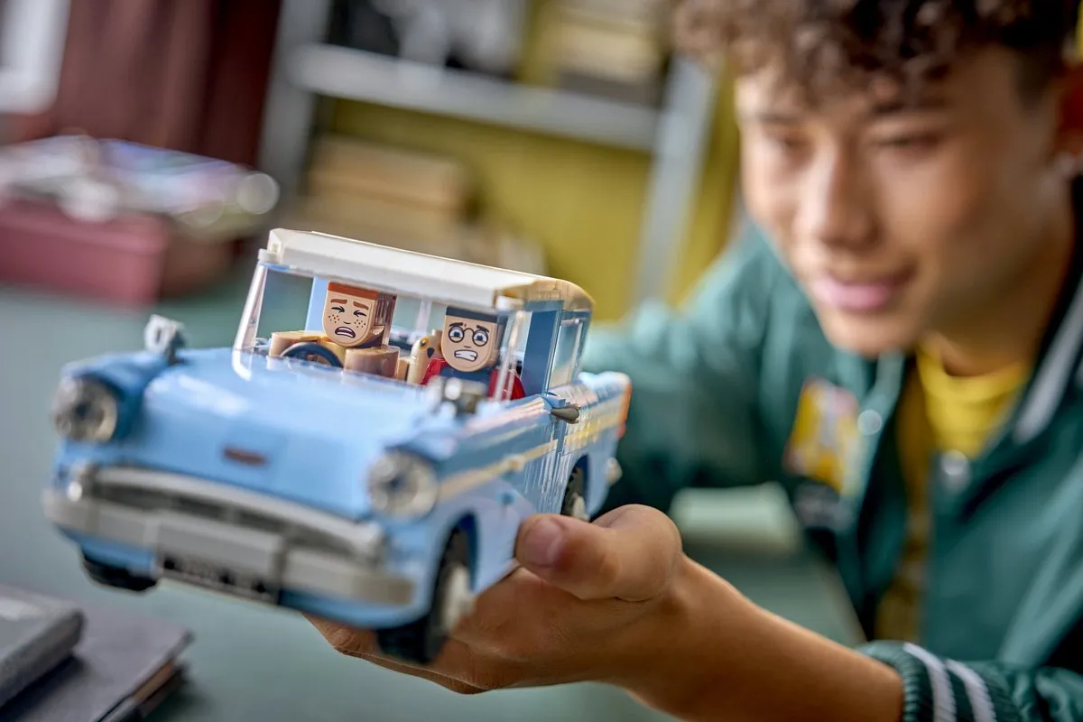LEGO Harry Potter Betoverde Ford Anglia 76470 - 868 Stukken - Multicolor