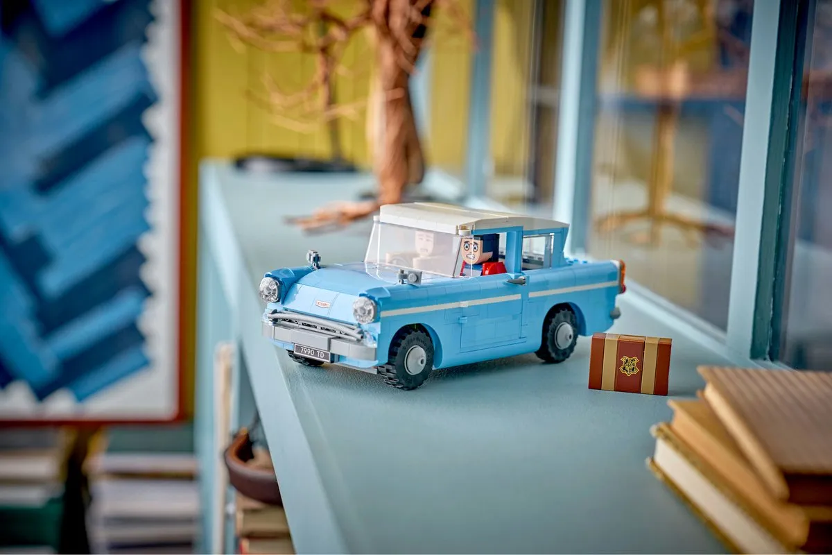 LEGO Harry Potter Betoverde Ford Anglia 76470 - 868 Stukken - Multicolor