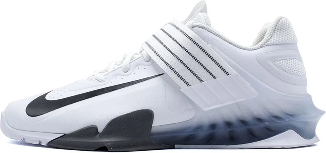 Nike Savaleos Schoenen 44.5 - Wit