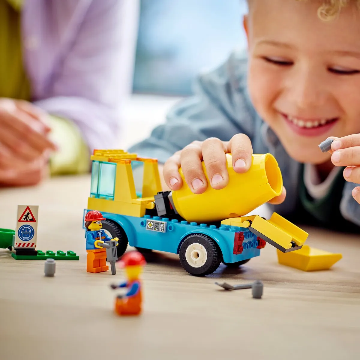 LEGO City Cementwagen 60325 - 85 Stukken - 2 Minifiguren