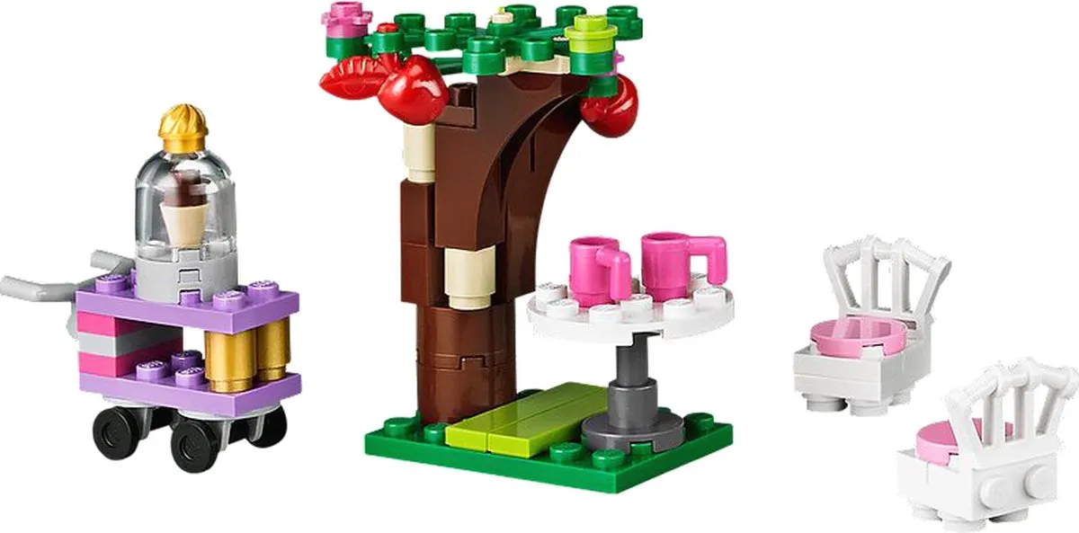 LEGO Disney Princess Assepoesters Kasteel 41055 - 646 Stenen