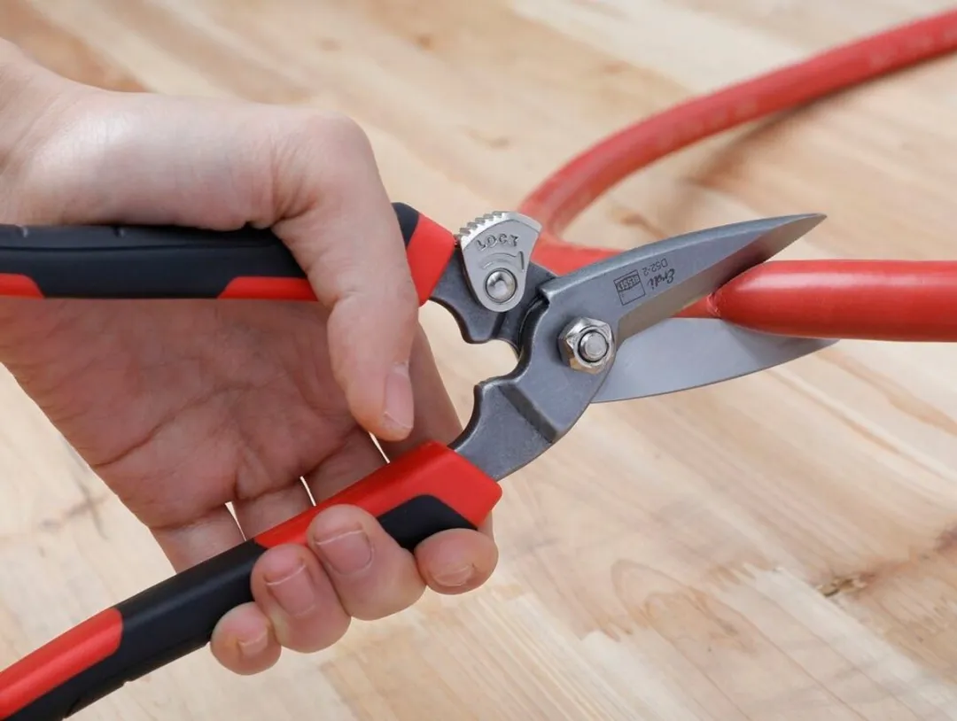 Bessey Multipurpose Rechthoekige Schaar 200mm - Gekartelde Bladen