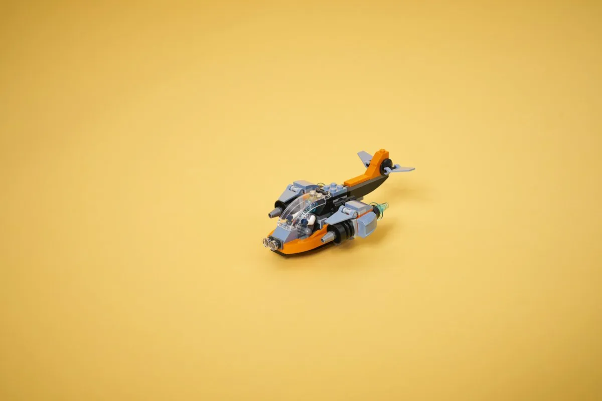 LEGO Creator Cyber Drone 31111 - 564 Stukken - afbeelding 2 van 6